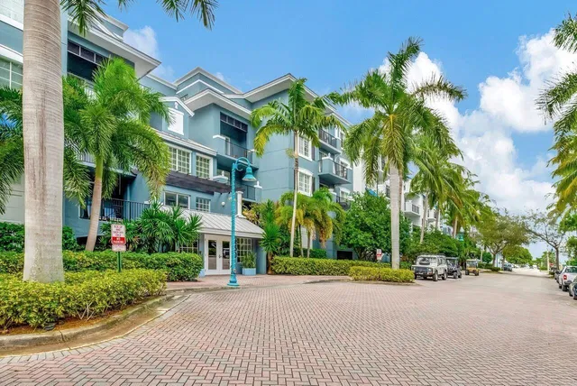Pineapple Grove Village Condominiums Unit 1408 photo 3