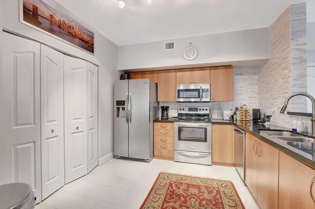 Pineapple Grove Village Condominiums Unit 1408 photo 13