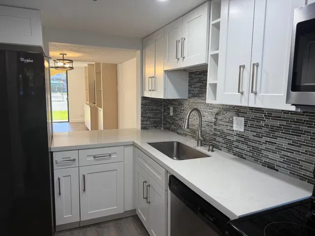 Unit 102 photo 9