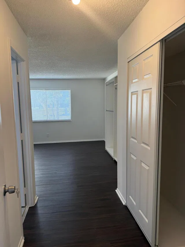 Unit 102 photo 14