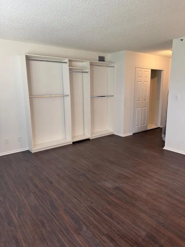 Unit 102 photo 17