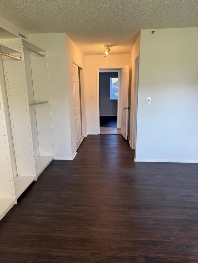Unit 102 photo 19