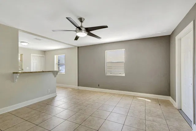 West Palm Beach Residence photo 13