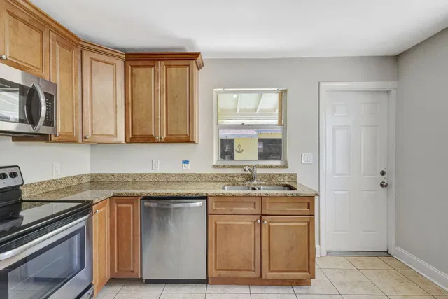 West Palm Beach Residence photo 18