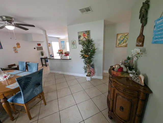 Residence photo 3