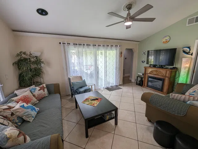 Residence photo 5