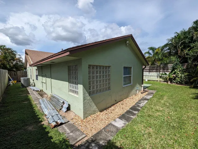 Residence photo 17