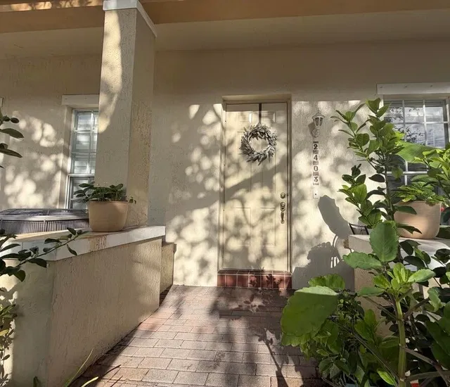  Residence photo 8