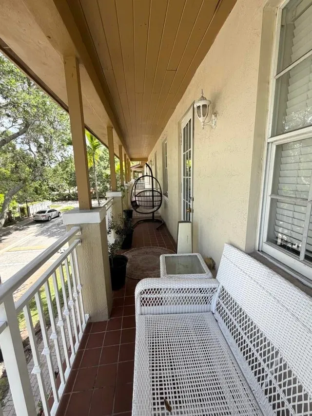  Residence photo 9