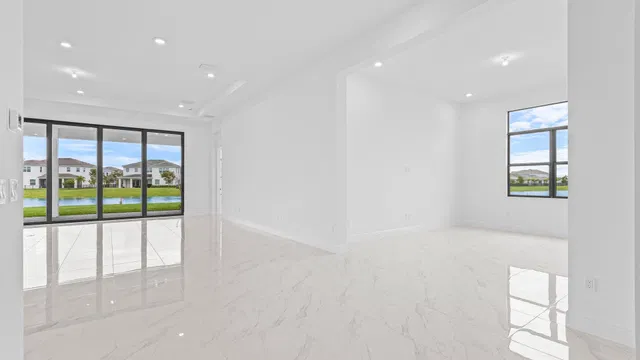Residence photo 3
