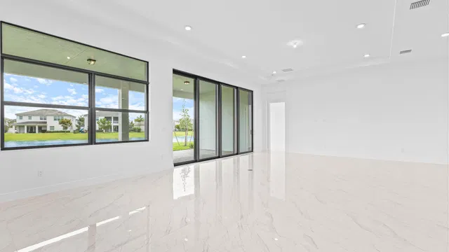 Residence photo 13