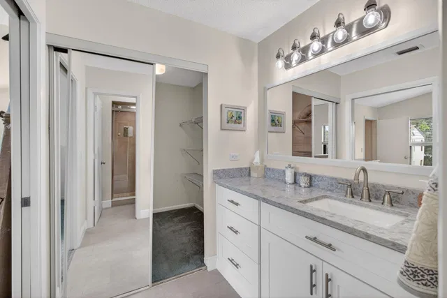  Unit G photo 38