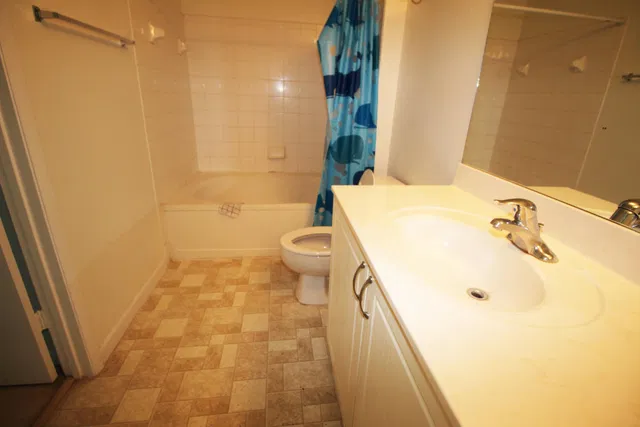 Unit 1315 photo 7
