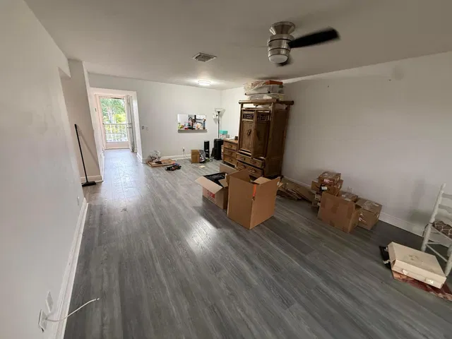 Unit 207 photo 6