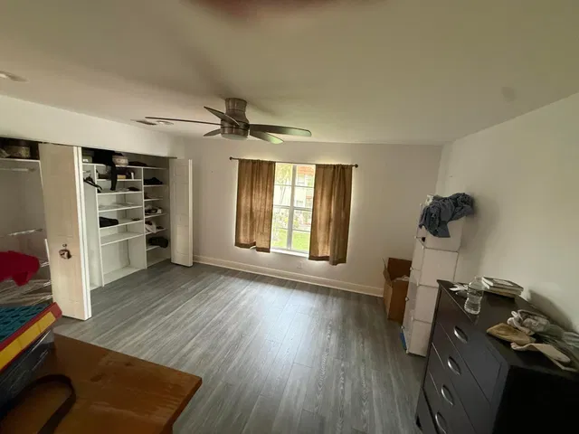 Unit 207 photo 9