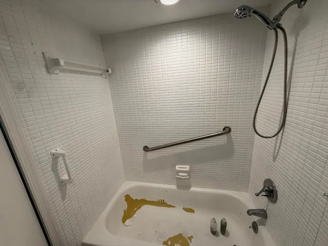 Unit 207 photo 11