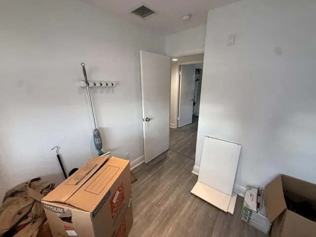Unit 207 photo 14