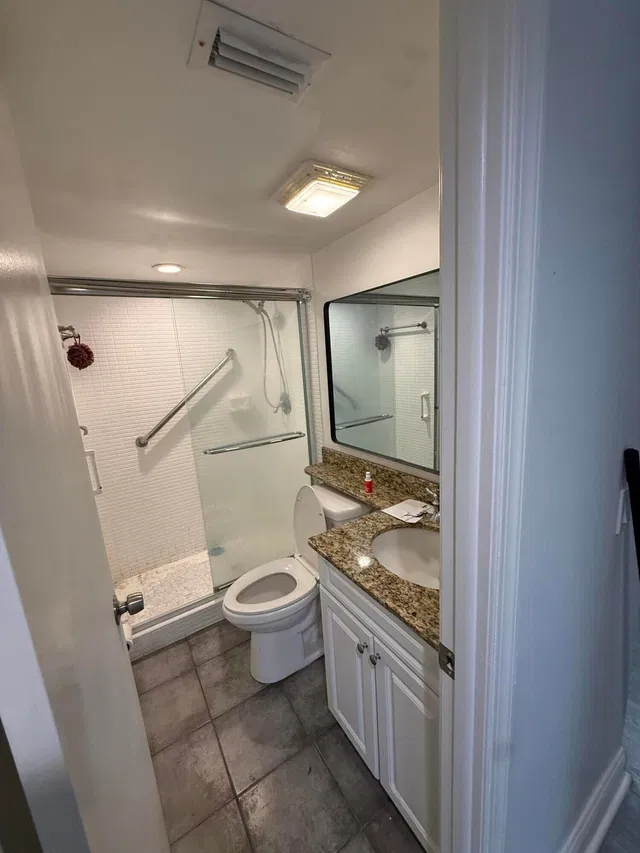Unit 207 photo 17