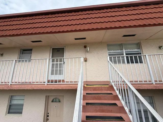 Unit 207 photo 21
