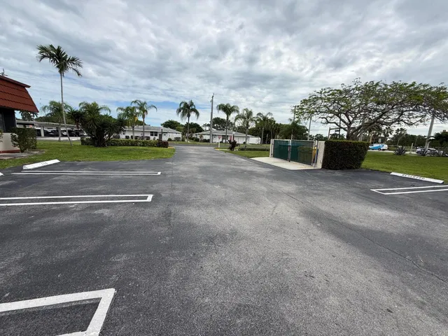 Unit 207 photo 24