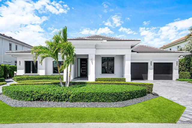 Royal Palm Yacht and Country Club Residence photo 6