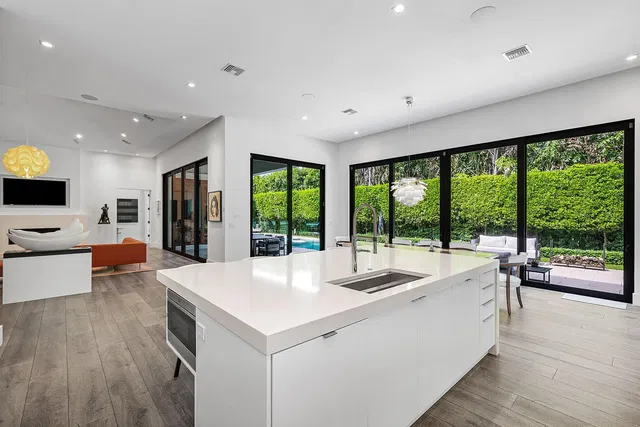 Royal Palm Yacht and Country Club Residence photo 17