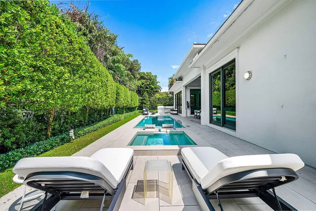Royal Palm Yacht and Country Club Residence photo 24