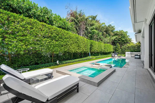Royal Palm Yacht and Country Club Residence photo 25