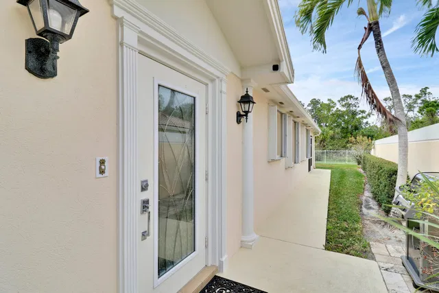 Residence photo 3