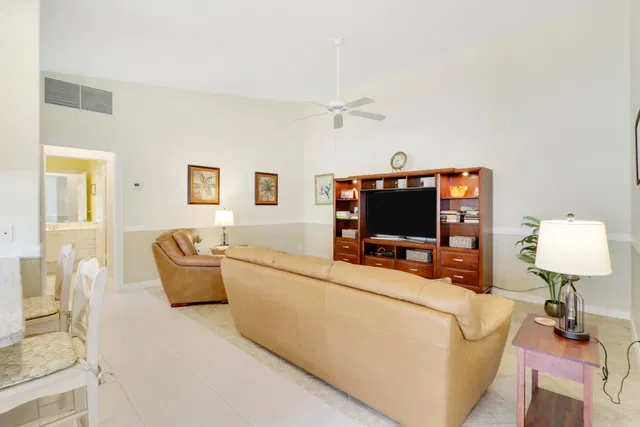 Residence photo 8