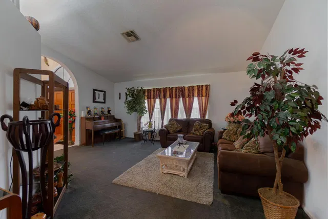  Residence photo 15