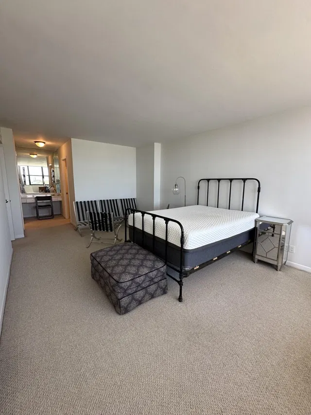 Unit 1208 photo 9