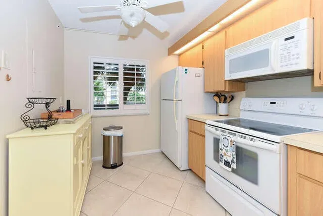 Unit 202 photo 7