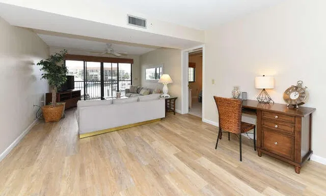 Unit 202 photo 12