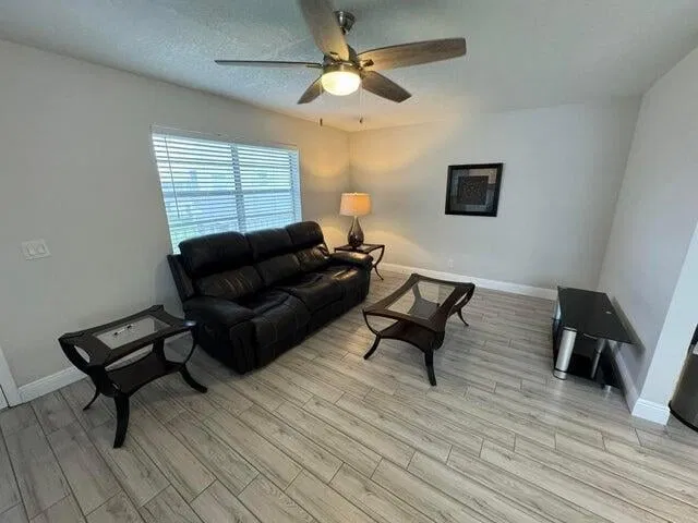 Unit C photo 2