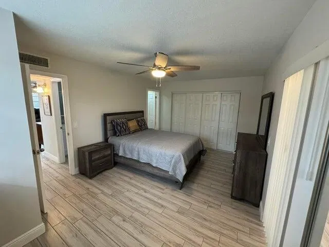 Unit C photo 11