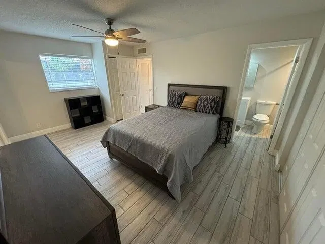 Unit C photo 13