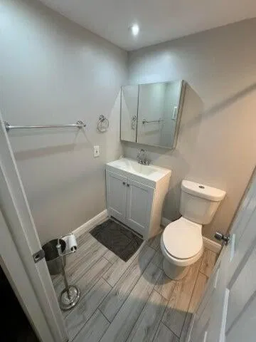 Unit C photo 16