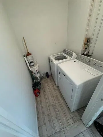Unit C photo 22