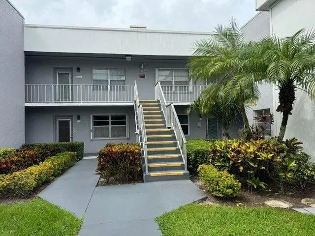 Unit C photo 30