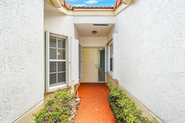 Residence photo 3