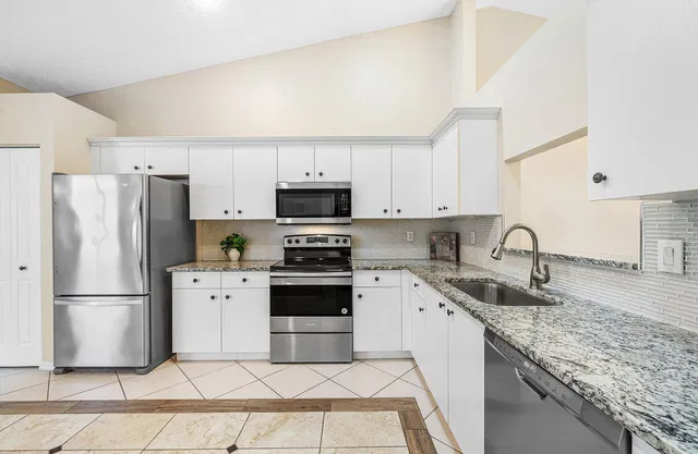 Residence photo 5