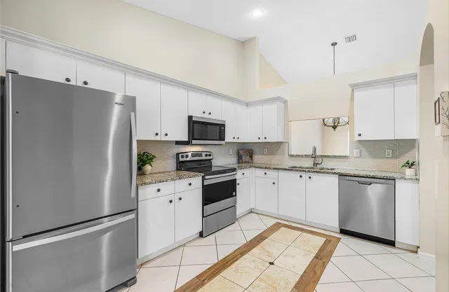 Residence photo 6
