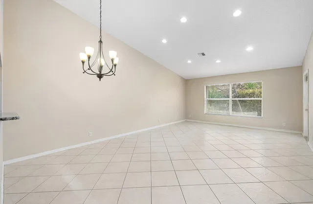 Residence photo 10