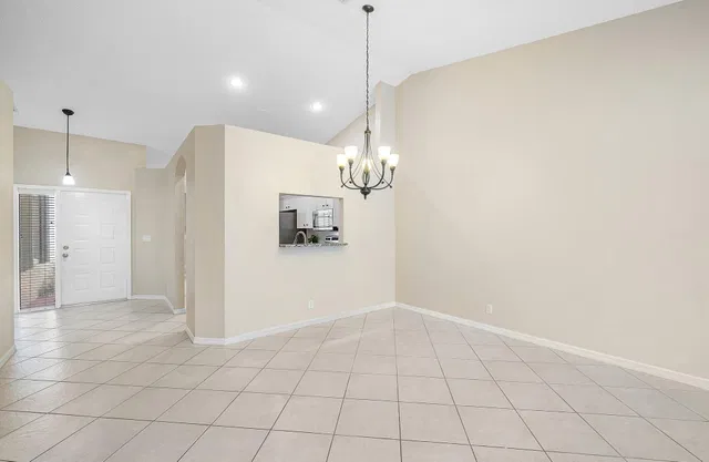 Residence photo 14