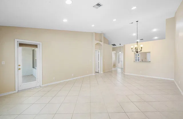 Residence photo 15