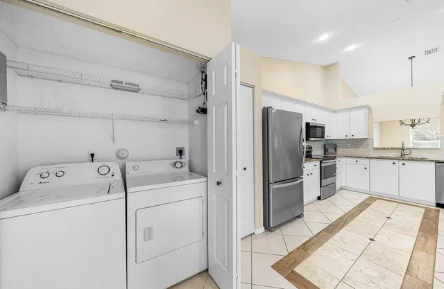 Residence photo 31