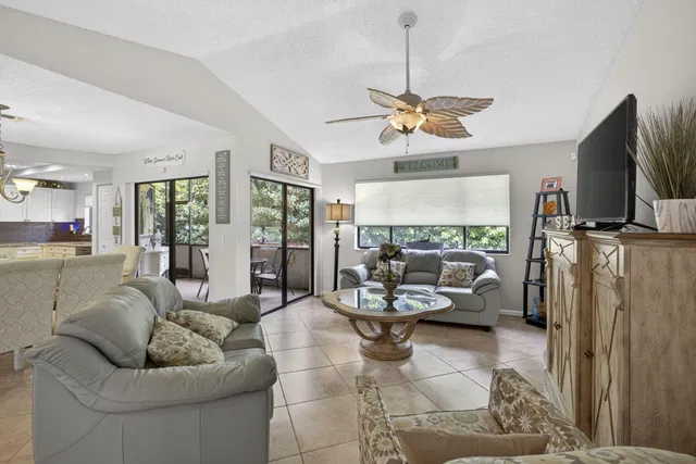 PGA National Palm Beach Gardens Unit B photo 8