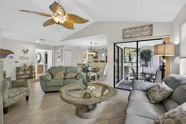 PGA National Palm Beach Gardens Unit B photo 9