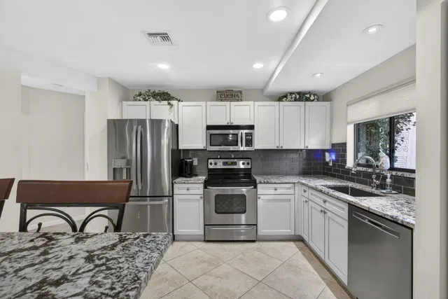 PGA National Palm Beach Gardens Unit B photo 11
